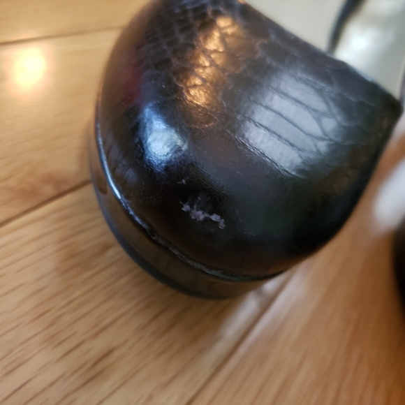 Bandolino Black Snakeskin Pump Heels - Picture 4 of 5